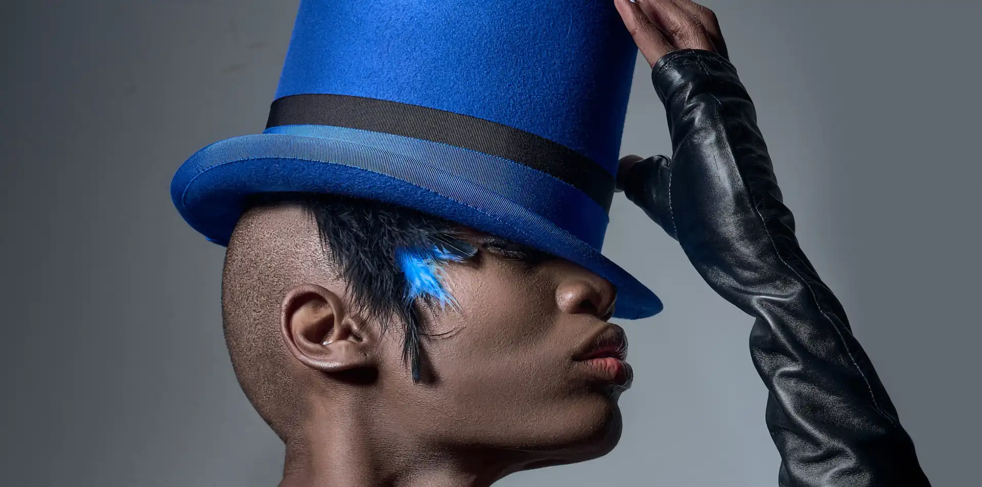 Elevating-Headwear-to-New-Artistic-Heights